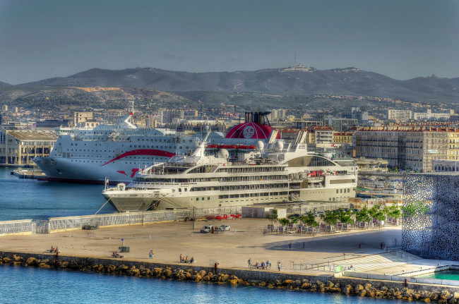 Обои картинки фото корабли, лайнеры, порт, причал, лайнер