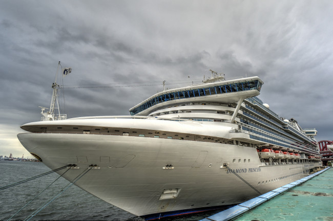 Обои картинки фото diamond princess, корабли, лайнеры, лайнер, причал, порт
