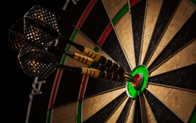 Обои картинки фото разное, настольные игры,  азартные игры, dartboard, darts, perfection, colors, игра, дротики, мишень