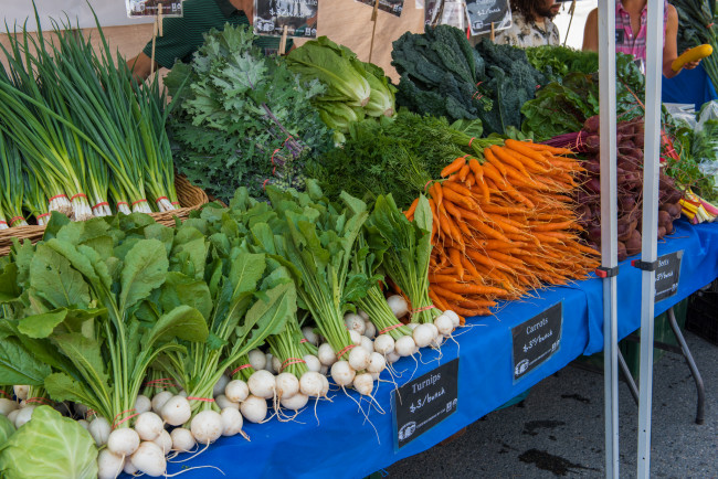 Обои картинки фото еда, овощи, прилавок