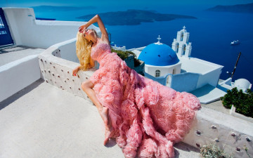 Картинка девушки -+блондинки +светловолосые терраса блондинка платье