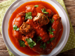 Картинка еда мясные+блюда мясо томатный соус петрушка