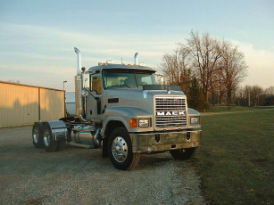 Картинка автомобили mack