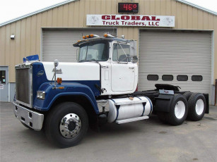 Картинка автомобили mack