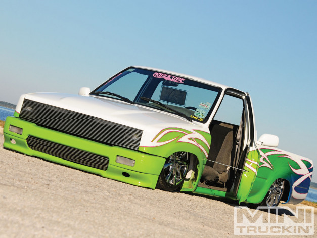 Обои картинки фото 1995, toyota, pickup, автомобили, custom, pick, up