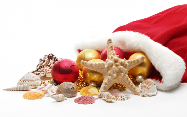 Обои картинки фото праздничные, шарики, шапка, ракушки, морская, звезда