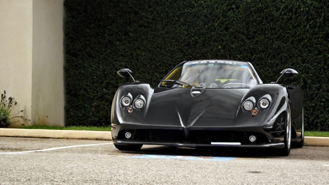 Обои картинки фото pagani, zonda, автомобили, скорость, мощь, автомобиль, стиль, изящество