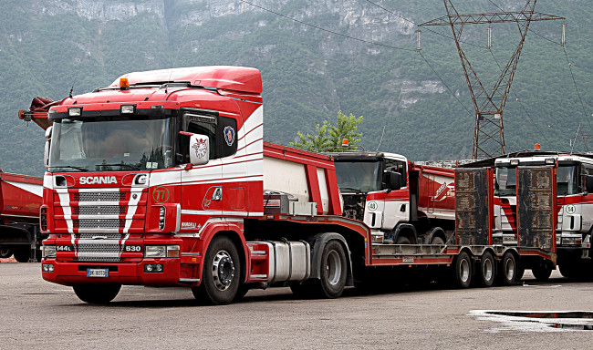 Обои картинки фото scania 144l, автомобили, scania, грузовые, дизельные, двигатели, судовые, автобусы, швеция, ab