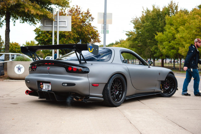 Обои картинки фото автомобили, выставки и уличные фото, mazda, rx-7