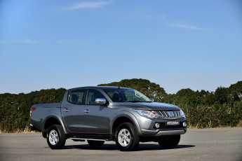 Картинка автомобили mitsubishi double triton серый 2014г th-spec cab