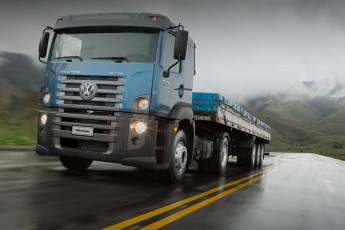 Картинка автомобили volkswagen tractor constellation