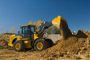 Картинка техника фронтальные+погрузчики john deere