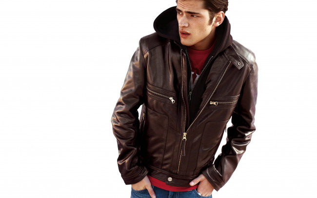 Обои картинки фото мужчины, sean opry, капюшон, куртка, модель, морщины, парень, джинсы