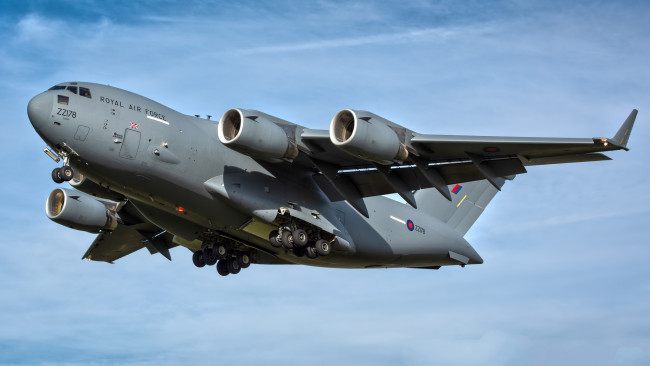 Обои картинки фото boeing c-17a globemaster iii, авиация, военно-транспортные самолёты, вта