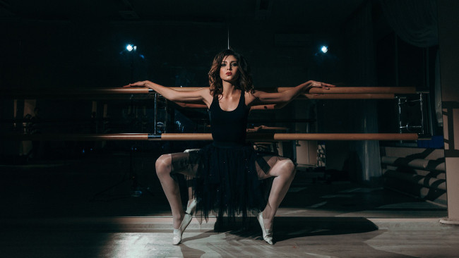 Обои картинки фото девушка, девушки, -unsort , брюнетки, темноволосые, модель