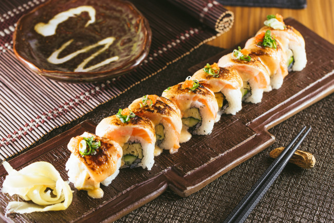 Обои картинки фото еда, рыба,  морепродукты,  суши,  роллы, снедь