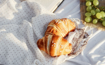 Картинка еда хлеб +выпечка круассаны виноград