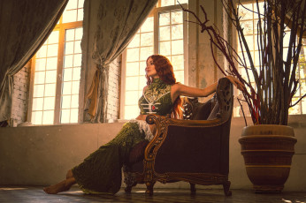 Картинка katssby девушки софия+летяго+ sophie+katssby девушка женщина рыжая светлая тёмная сексуальная модель звезда позирует разная обувь верхняя стильная одежда нижнее эротическое бельё трусы лифчик колготки чулки аксессуары макияж и множество элементов на фотографии