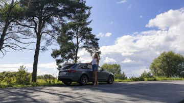 Картинка автомобили -авто+с+девушками audi a4