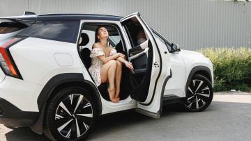 Картинка автомобили -авто+с+девушками красивая девушка