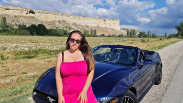 обоя автомобили, -авто с девушками, mustang