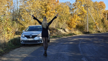 обоя автомобили, -авто с девушками, renault, logan