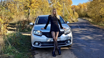 обоя автомобили, -авто с девушками, renault, logan