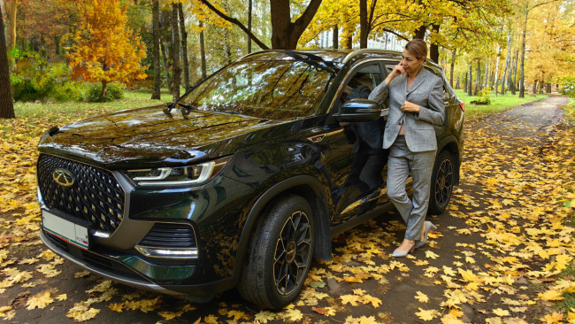 Обои картинки фото автомобили, -авто с девушками, chery, tiggo, 8, pro, max