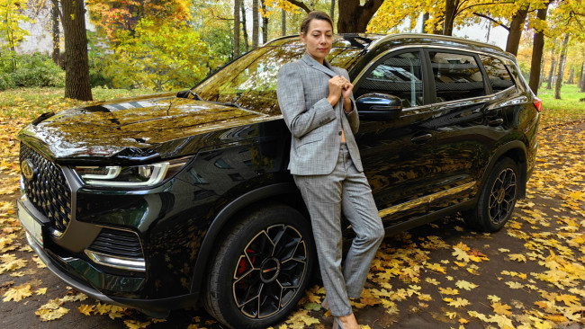 Обои картинки фото автомобили, -авто с девушками, chery, tiggo, 8, pro, max