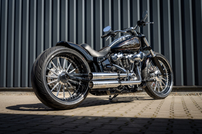 Обои картинки фото мотоциклы, harley-davidson, softail, breakout, customized, custombikes, crossout