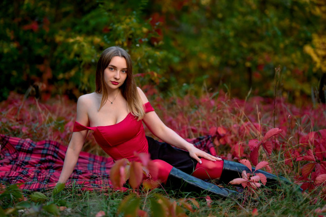 Обои картинки фото сексуальная девушка, девушки, - брюнетки,  шатенки, девушка, женщина, шатенка, темноволосая, сексуальная, модель, звезда, позирует, разная, обувь, верхняя, стильная, одежда, нижнее, эротическое, бельё, трусы, лифчик, колготки, чулки, аксессуары, макияж, и, множество, элементов, на, фотографии