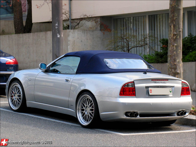 Обои картинки фото maserati, spider, автомобили, выставки, уличные, фото