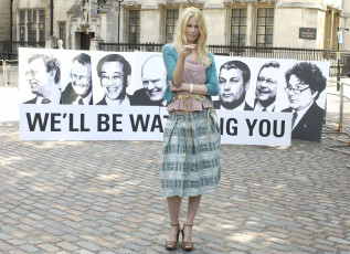 Картинка Claudia+Schiffer девушки