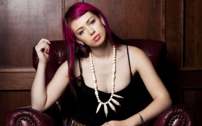Обои картинки фото Skye Sweetnam, девушки, певица, актриса