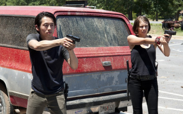 Картинка кино+фильмы the+walking+dead мегги глен пистолеты сериал автомобиль