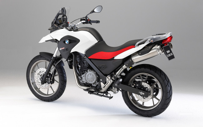 Обои картинки фото мотоциклы, bmw, g-650, белый, красный, 2010, gs