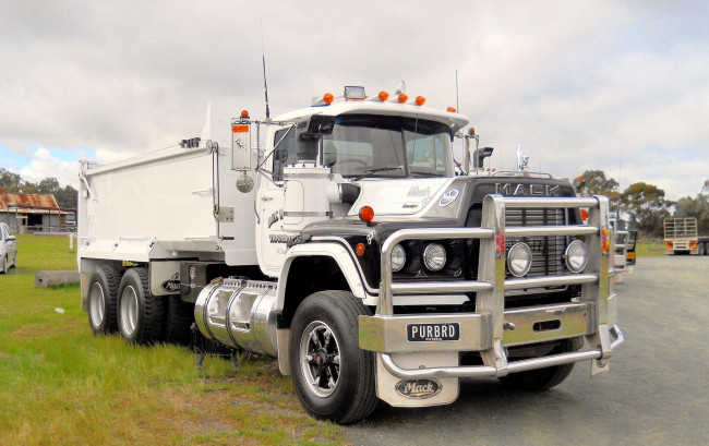 Обои картинки фото mack, автомобили, trucks, inc, сша, тяжелые, грузовики