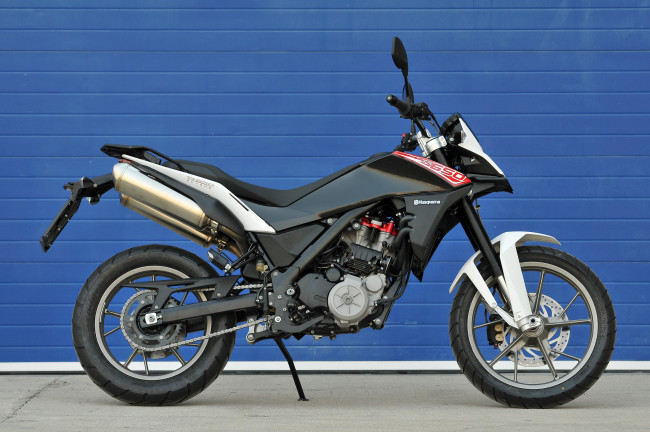 Обои картинки фото мотоциклы, husqvarna