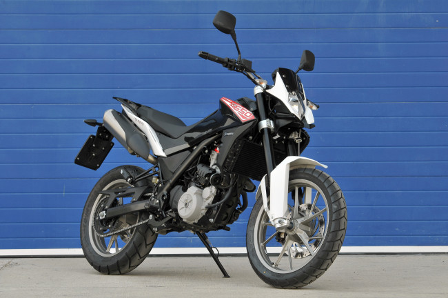 Обои картинки фото мотоциклы, husqvarna