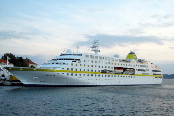 Картинка hamburg корабли лайнеры круиз лайнер