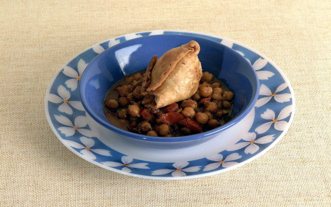 Обои картинки фото еда, хлеб,  выпечка, фасоль, самса