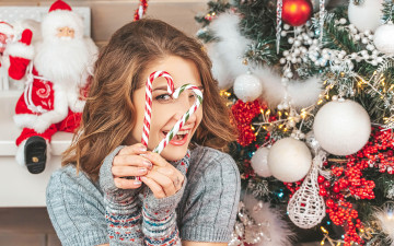 Картинка девушки -+брюнетки +шатенки леденцы праздник елка