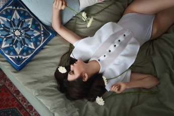 обоя девушка - girl, девушки, - брюнетки,  шатенки, девушка, женщина, брюнетка, темноволосая, сексуальная, модель, звезда, позирует, попа, грудь, ножки, разная, обувь, верхняя, стильная, одежда, нижнее, эротическое, бельё, трусы, лифчик, колготки, чулки, аксессуары, макияж, и, множество, элементов, на, фотографии