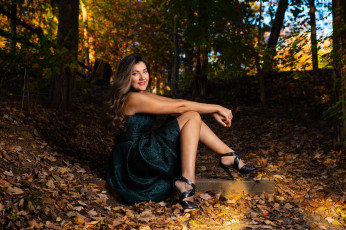 Картинка девушка+-+girl девушки -+брюнетки +шатенки девушка женщина брюнетка темноволосая сексуальная модель звезда позирует разная обувь верхняя стильная одежда нижнее эротическое бельё трусы лифчик колготки чулки аксессуары макияж и множество элементов на фотографии