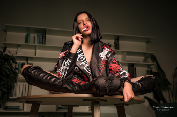 Картинка девушка+-+girl девушки -+брюнетки +шатенки девушка женщина брюнетка темноволосая сексуальная модель звезда позирует попа грудь ножки разная обувь верхняя стильная одежда нижнее эротическое бельё трусы лифчик колготки чулки аксессуары макияж и множество элементов на фотографии