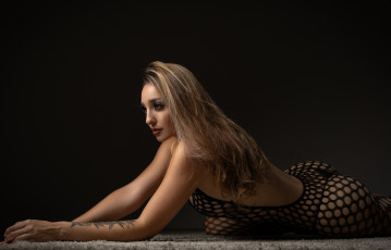 Картинка девушка+-+girl девушки -+брюнетки +шатенки девушка женщина шатенка темноволосая сексуальная модель звезда позирует разная обувь верхняя стильная одежда нижнее эротическое бельё трусы лифчик колготки чулки аксессуары макияж и множество элементов на фотографии