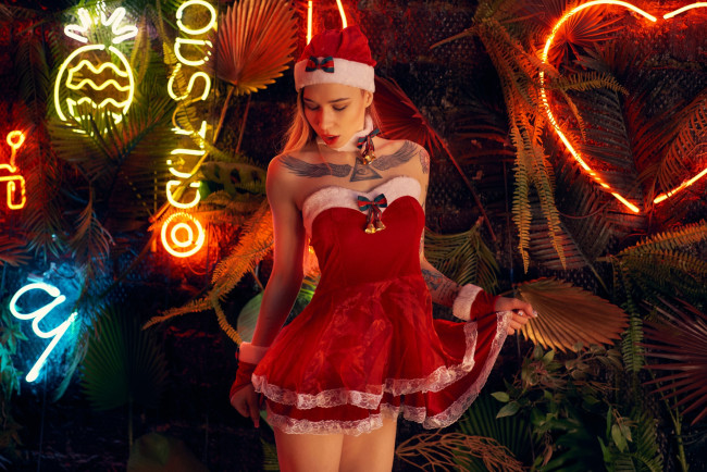 Обои картинки фото девушка - girl, девушки, - блондинки,  светловолосые, девушка, женщина, блондинка, светловолосая, сексуальная, модель, звезда, позирует, разная, обувь, верхняя, стильная, одежда, нижнее, эротическое, бельё, трусы, лифчик, колготки, чулки, аксессуары, макияж, и, множество, элементов, на, фотографии