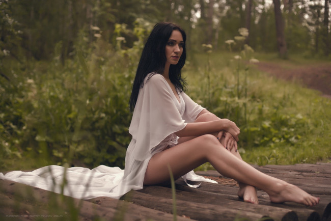 Обои картинки фото девушка - girl, девушки, - брюнетки,  шатенки, девушка, женщина, брюнетка, темноволосая, сексуальная, модель, звезда, позирует, разная, обувь, верхняя, стильная, одежда, нижнее, эротическое, бельё, трусы, лифчик, колготки, чулки, аксессуары, макияж, и, множество, элементов, на, фотографии