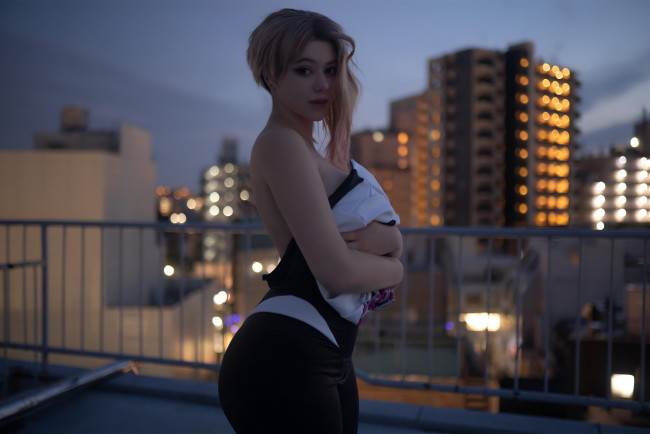 Обои картинки фото девушки, алина бекер, алина, беккер, женщины, модель, косплей, spider, gwen, stacy, на, природе, голые, плечи