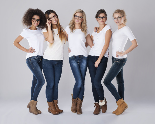 Обои картинки фото пятеро девушек, девушки, - группа девушек, женщины, пятеро, вместе, разные, сексуальные, модели, звёзды, позируют, разная, обувь, верхняя, стильная, одежда, нижнее, эротическое, бельё, трусы, лифчик, аксессуары, макияж, колготки, чулки, и, множество, элементов, на, фотографии